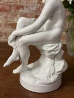 Porcelāna, sievietes figūra, vidēji maza izmēra, smaga (6274) - Image 5