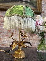 Zeltīta metāla galda lampa ar zaļu kupolu — Jūgendstilā (Gilt Metal Table Lamp with Green Shade in Art Nouveau Style) (6923) - Image 2