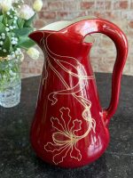 Cruche à eau Art Nouveau Sarreguemines "Iris" fond rouge cerise, luxe — env. 1900, lourd (6474) – Image 3
