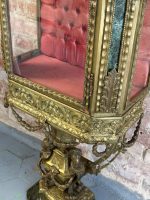 Grezna bronzas vitrīna ar sfinksām un zaļo marmoru — Napoléon III stilā (Rare Napoleon III Bronze Display Cabinet with Sphinx Mounts and Green Marble) (5787) - Image 12