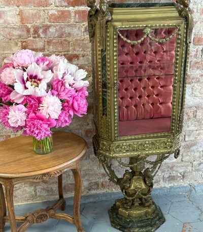 Rare Napoleon III bronze ormolu display cabinet with sphinx mounts and green marble pedestal