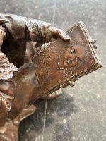 Antik metallfigur – Peter Paul Rubens med skissbok eller bok - Bild 4