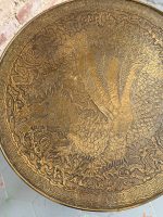 Metallbord med vackra detaljer både på ytan och benen, medelstor (5862) - Bild 10