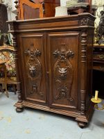 Cabinet en chêne sculpté de chimères, style Henri II, vers 1860-1890 – Image 2
