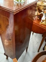 Antik mahogny semainier med intarsia och bronsapplikationer – Louis XV-stil (6632) - Bild 17