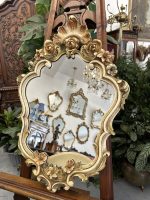 Spogulis un konsole ar ziedu rokaja rāmi — Neorokoko stilā (Rococo Revival Mirror and Console Set with Ornate Floral Frame) (4234) - Image 2