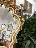 Spogulis un konsole ar ziedu rokaja rāmi — Neorokoko stilā (Rococo Revival Mirror and Console Set with Ornate Floral Frame) (4234) - Image 8