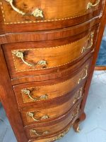 Antik mahogny semainier med intarsia och bronsapplikationer – Louis XV-stil (6632) - Bild 16