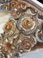 Spogulis un konsole ar ziedu rokaja rāmi — Neorokoko stilā (Rococo Revival Mirror and Console Set with Ornate Floral Frame) (4234) - Image 16