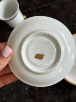Izsmalcināta Porcelāna Krūzīte Un Apakštasīte (6962) - Image 10