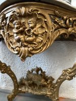 Konsole ar marmora virsmu, putti un medību scēna — apzeltīts koks, Luija XV stils, 19. gs. (4619) - Image 8