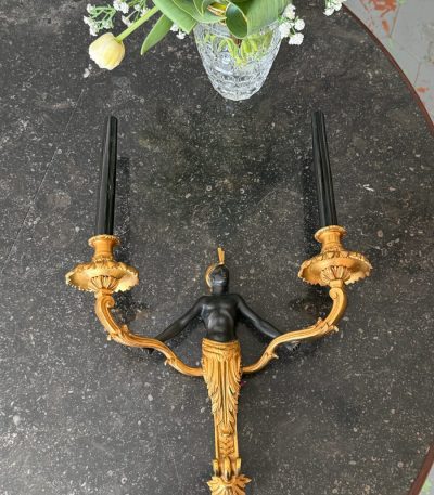 Udsøgt, stor bronzewandlampe (6603)