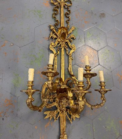 Monumental Bronze Bra Væglampe med Maskaron — Louis XVI stil, Frankrig,