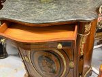 Commode en acajou avec marqueterie et marbre vert — Style Napoléon III, France, vers 1860-1880 (6638) – Image 19