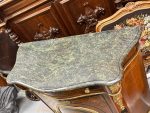 Commode en acajou avec marqueterie et marbre vert — Style Napoléon III, France, vers 1860-1880 (6638) – Image 14