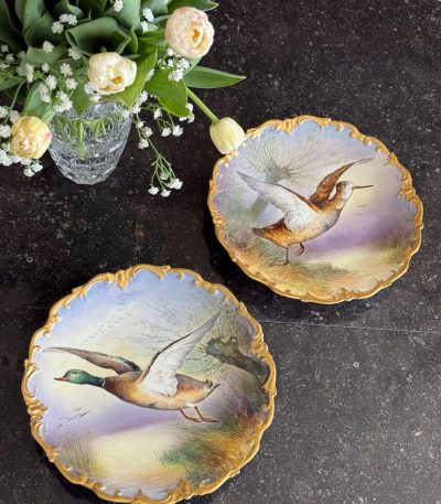 Malet porcelænsfad med ænder og guldkant, mellemstørrelse (6604)