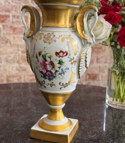 Medium porcelain vase with gold swan handles