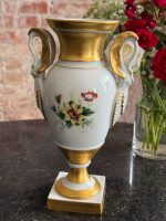 Porcelāna vāze ar zeltījumu — Ampīra stilā (Medium Porcelain Vase) (6987) - Image 6