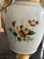Porcelāna vāze ar zeltījumu — Ampīra stilā (Medium Porcelain Vase) (6987) - Image 9