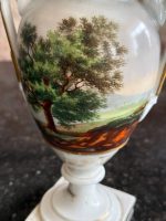 izsmalcināta porcelāna vāze ar zelta krāsas detalizāciju, neliela izmēra (6985) - Image 9