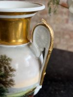 izsmalcināta porcelāna vāze ar zelta krāsas detalizāciju, neliela izmēra (6985) - Image 10