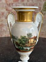 izsmalcināta porcelāna vāze ar zelta krāsas detalizāciju, neliela izmēra (6985) - Image 3
