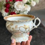 porcelāna krūze ar zelta krāsas detalizāciju, liela tilpuma ietilpība (6993)