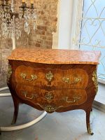 Antike französische Bombe-Kommode mit Intarsien und Marmorplatte – Louis XV Stil (6354) – Bild 2