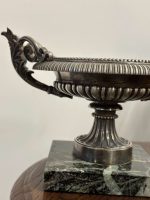 Antīka stila sudraboti galda trauki uz marmora pamatnes, pāris — Ampīra stils (antique silver footed tazza marble base pair) (5277) - Image 5