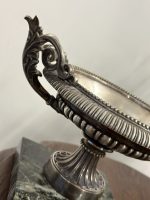 Antīka stila sudraboti galda trauki uz marmora pamatnes, pāris — Ampīra stils (antique silver footed tazza marble base pair) (5277) - Image 11