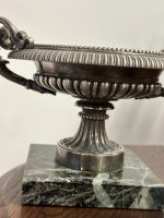 Antīka stila sudraboti galda trauki uz marmora pamatnes, pāris — Ampīra stils (antique silver footed tazza marble base pair) (5277) - Image 10