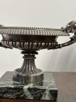 Antīka stila sudraboti galda trauki uz marmora pamatnes, pāris — Ampīra stils (antique silver footed tazza marble base pair) (5277) - Image 6