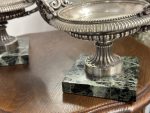 Antīka stila sudraboti galda trauki uz marmora pamatnes, pāris — Ampīra stils (antique silver footed tazza marble base pair) (5277) - Image 12