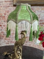 Antīka galda lampa ar pāvu un zaļu zīda samta kupolu — jūgendstila un historisma eklektikā (antique desk lamp) (6972) - Image 2