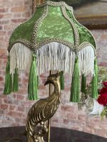 Antīka galda lampa ar pāvu un zaļu zīda samta kupolu — jūgendstila un historisma eklektikā (antique desk lamp) (6972) - Image 5