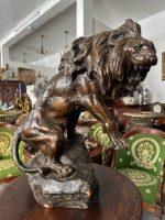 Lauva Cīnītājs — "Lion Combattant" — Franču Animālisms, Francija, ap 1910.–1940. Liela Izmēra Lauvas Figūra (1879-1943), Terakota, ar Zīmogu un Parakstu, Smaga (5190)