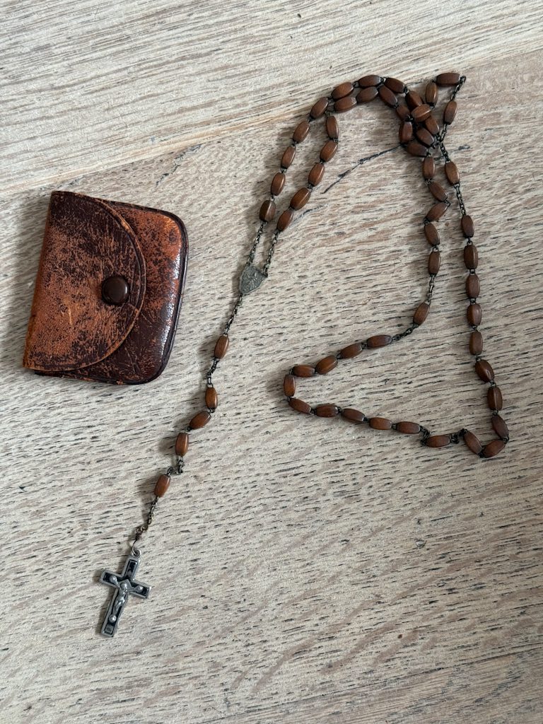 Kaklarota ar Krustiņu Un Glabāšanas Maciņu (5716) - Image 1
