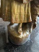 Terrakotta kvinnefigur med kurv — Historicisme / Louis XVI-stil, Frankrike / Østerrike-Ungarn, ca. 1880–1910 - Bilde 19