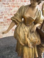 Terrakotta kvinnefigur med kurv — Historicisme / Louis XVI-stil, Frankrike / Østerrike-Ungarn, ca. 1880–1910 - Bilde 8