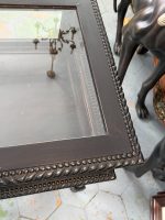 Antīka tumša Napoleon III stila koka galda vitrīna ar biezu facetes stiklu rāmjiem (Napoleon III style dark wood display table vitrine) (6834) - Image 20