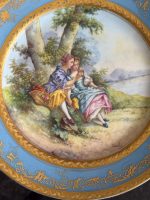 apgleznots porcelāna šķīvis, gaiši zilā krāsā, neliela izmēra (6611) - Image 2