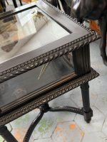 Antīka tumša Napoleon III stila koka galda vitrīna ar biezu facetes stiklu rāmjiem (Napoleon III style dark wood display table vitrine) (6834) - Image 11