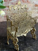 Elegants antīks misiņa vēstuļu un salvešu turētājs ar diviem nodalījumiem — historisma stilā (brass letter rack) (6560) - Image 2