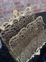 Elegants antīks misiņa vēstuļu un salvešu turētājs ar diviem nodalījumiem — historisma stilā (brass letter rack) (6560) - Image 9
