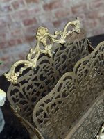 Elegants antīks misiņa vēstuļu un salvešu turētājs ar diviem nodalījumiem — historisma stilā (brass letter rack) (6560) - Image 8