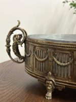 Antīka misiņa žardinjēra uz lauvas ķepām — Ampīra stils (Antique Brass Footed Jardiniere) (5249) - Image 6