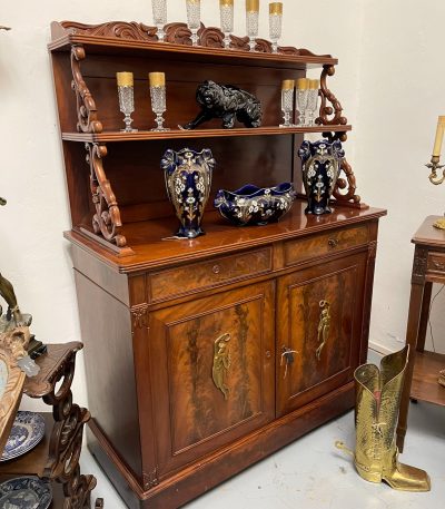 Trækommode-skænk med hyldeoverbygning og bronzefigurer, Louis Philippe-stil (2777)