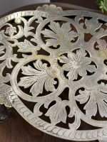 Antīks apsudrabots galda paliktnis uz kājiņām — Luija XVI stilā (ornate silver-plated footed trivet platte) (5293) - Image 8