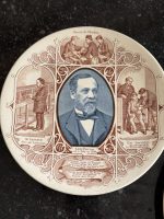 Pieci antīki fajansa šķīvji ar portretiem — Francija, Sarreguemines (Five Faience Plates) (6981) - Image 4