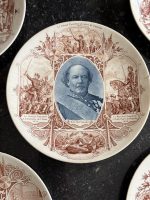 Pieci antīki fajansa šķīvji ar portretiem — Francija, Sarreguemines (Five Faience Plates) (6981) - Image 8